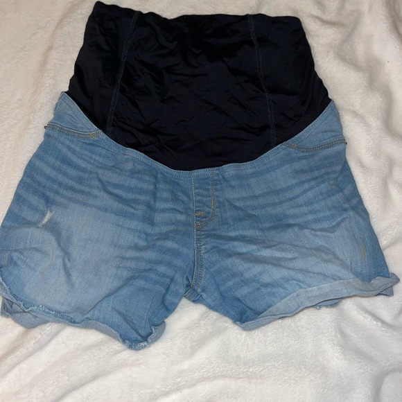 Isabel Maternity Shorts - Picture 1 of 1
